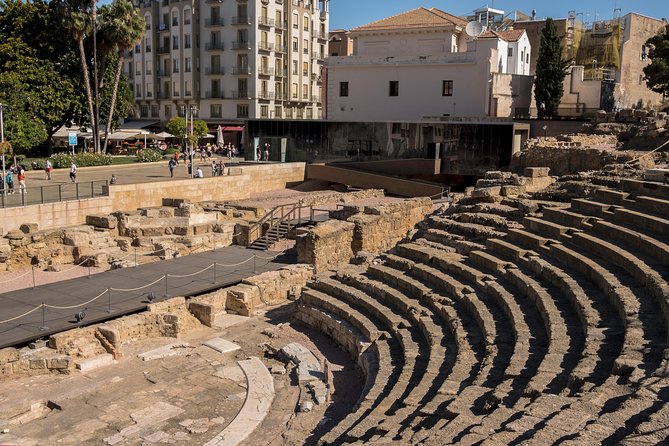 Malaga Tour With Cathedral, Alcazaba and Roman Theatre - Marveling at the Alcazaba Fortress