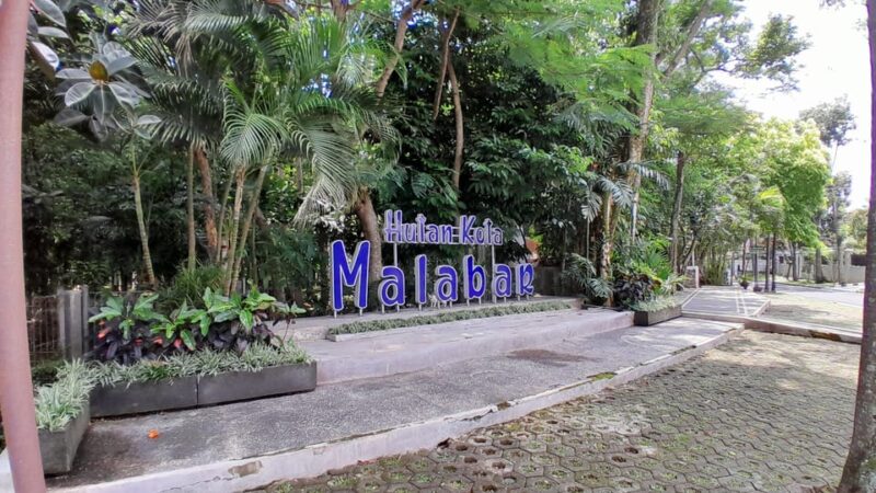 Malang: European Style Neighborhoods Walking Tour - Exploring Malangs Colonial Heritage