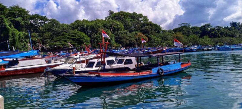 Malang: South Beaches Tour With Private Transfer - Key Points