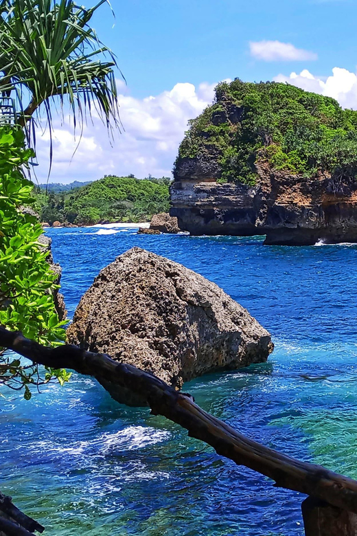 Malang: South Beaches Tour With Private Transfer - Inclusions and Exclusions