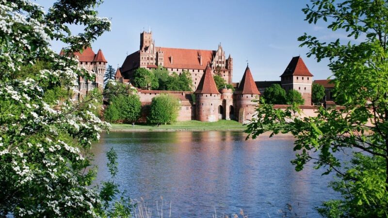 Malbork: Castle of the Teutonic Oder From Warsaw - Private - Experience Highlights