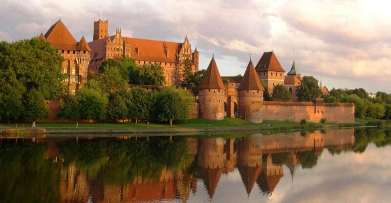 Malbork Castle Tour: 6-Hour Private Tour - Key Points