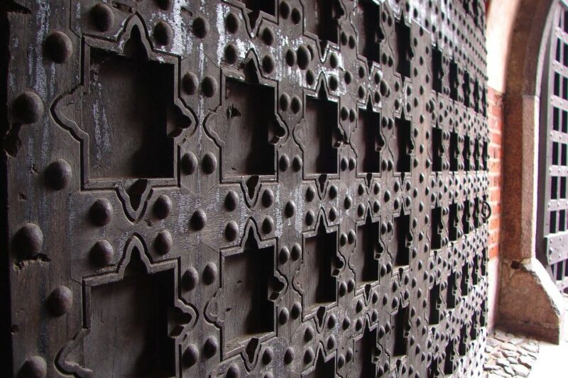 Malbork Castle Tour: 6-Hour Private Tour - Languages Offered