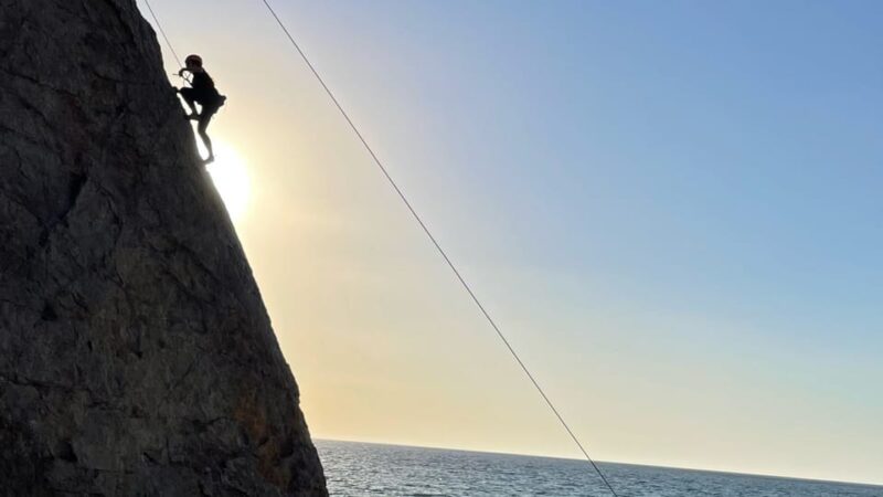 Malibu: 4-Hour Outdoor Rock Climbing by the Beach - Rock Climbing for Beginners