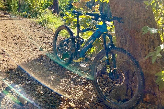 Malibu Waterfall Electric MTB & Hiking Adventure Tour (Beginner) - Photographic Opportunities at the Waterfall