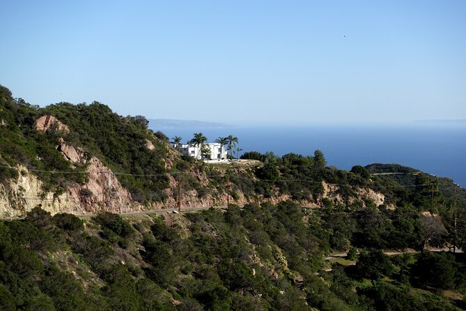 Malibu Wine, Food & Beach Tour - Beachside Photoshoot