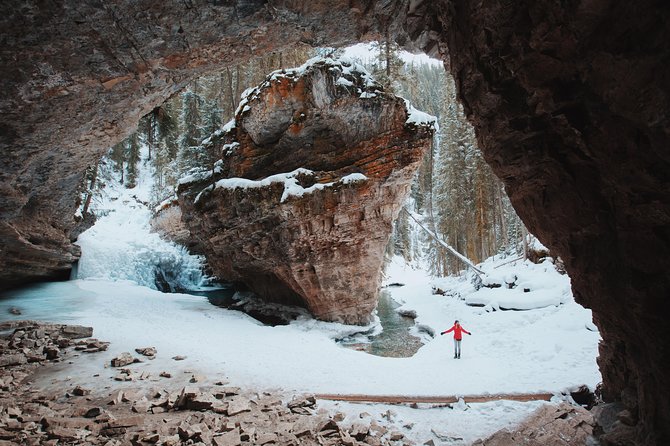 Maligne Canyon Ice Walk - Exploring the Karst Topography