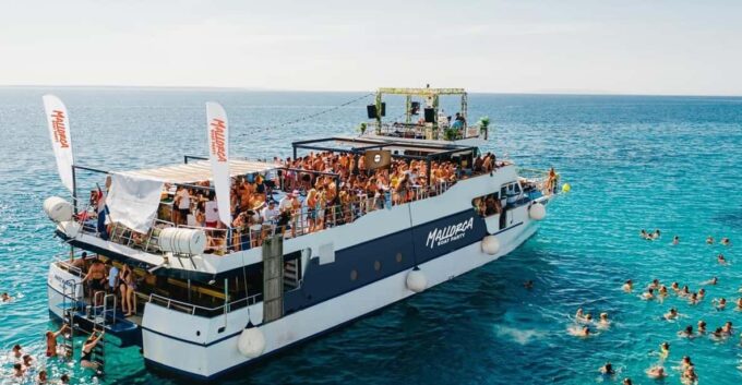 Mallorca: Boat Party With Live Djs, Lunch, & Nightclub Entry - Customer Reviews and Feedback