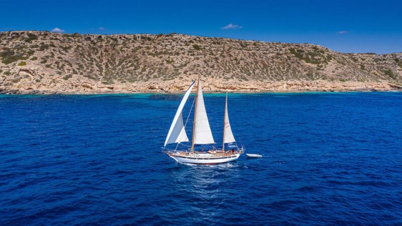 Mallorca by Sea: Classic Sailing Experience - Picnic With Local Delights