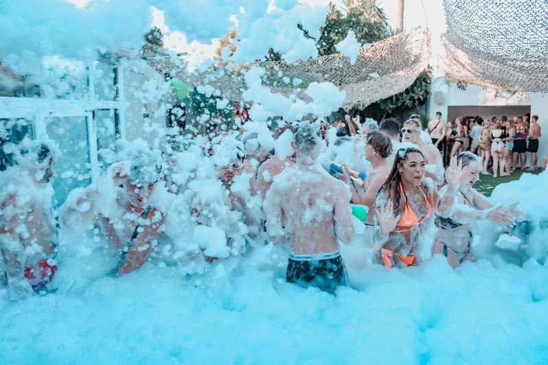 Mallorca: Candyland Pool & Foam Party With Drinks & Snacks - Party Features