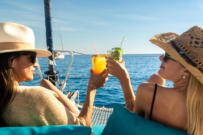 Mallorca Catamaran Small Group Cruise With Tapas - Inclusions and Amenities