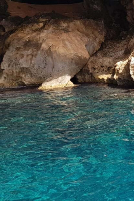 Mallorca: Caves, Cliffs, and Coves Boat Trip - Duration and Languages Offered