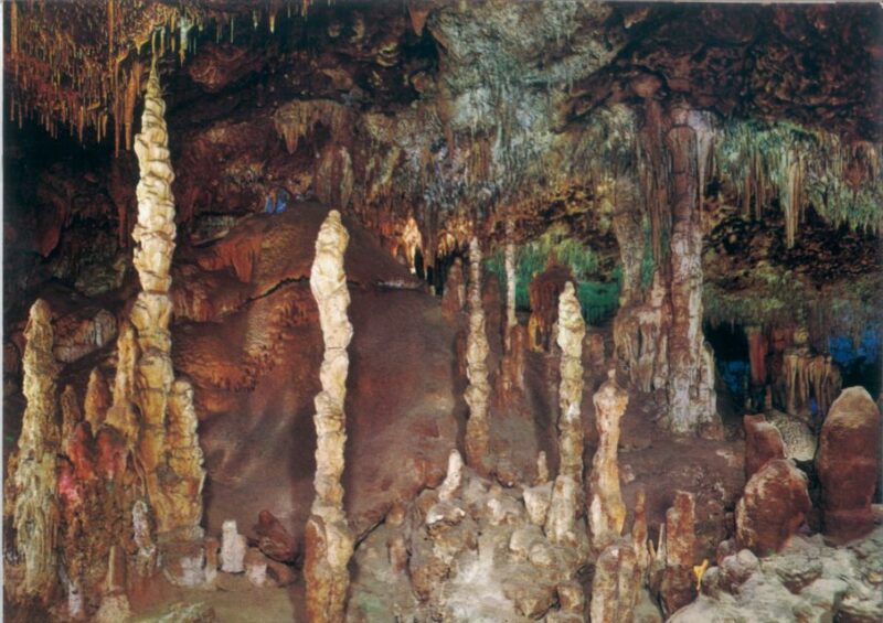 Mallorca: Day Trip to Caves of Hams & Optional Dinosaurland - Admire the Stalactite Formations