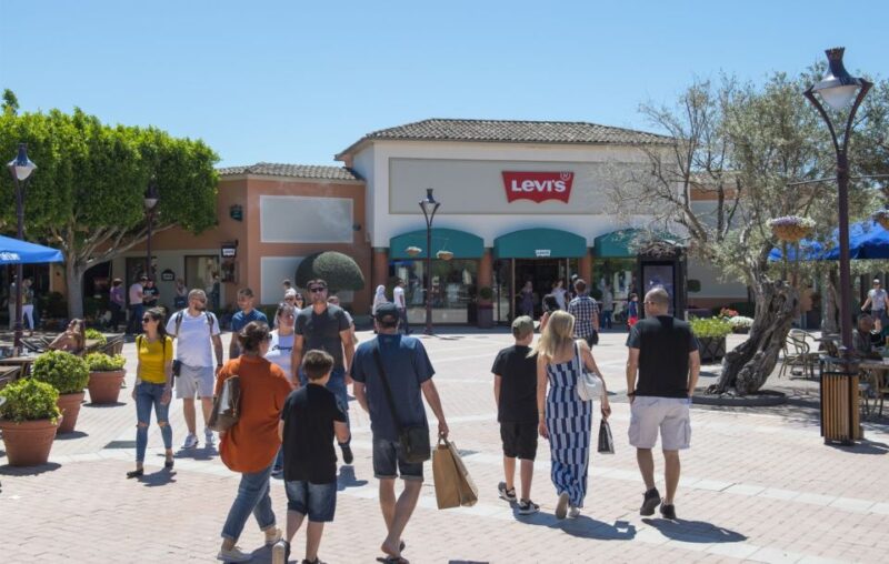 Mallorca: Fashion Outlet Shopping Excursion by Bus - Brands and Discounts