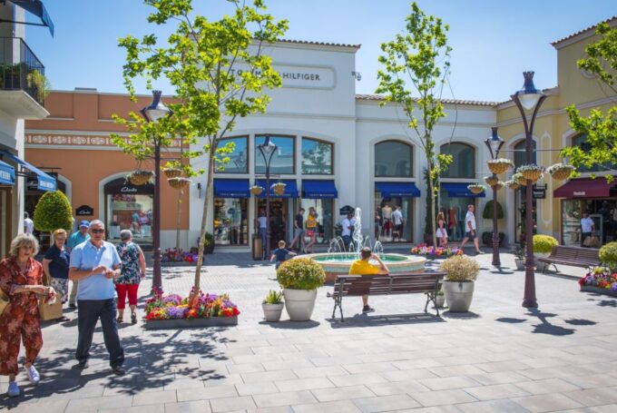 Mallorca: Fashion Outlet Shopping Excursion by Bus - Dress Code and Recommendations