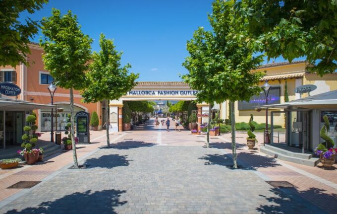 Mallorca: Fashion Outlet Shopping Excursion by Bus - Frequently Asked Questions