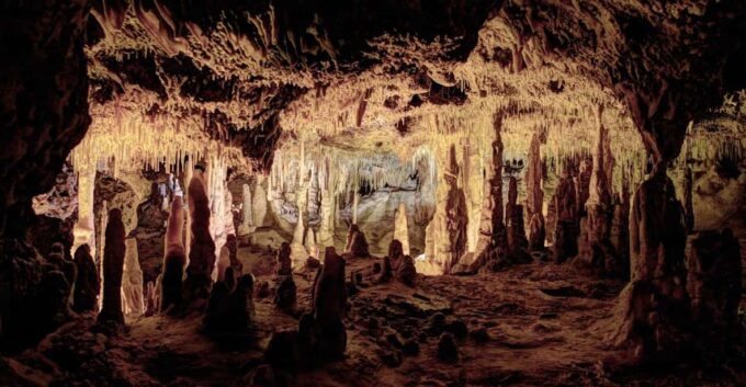 Mallorca: Half Day Tour Hams Caves and Pearl Shop - Lighting and Music Show