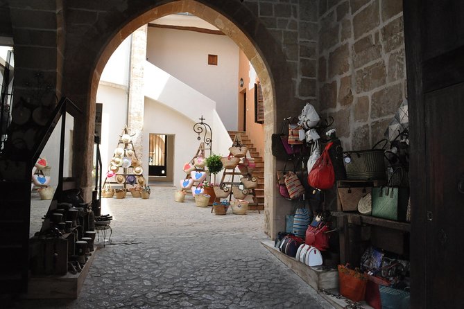 Mallorca Old Town Walking Tour With Cathedral Skip the Line Tour - Navigating the Historic Old Town