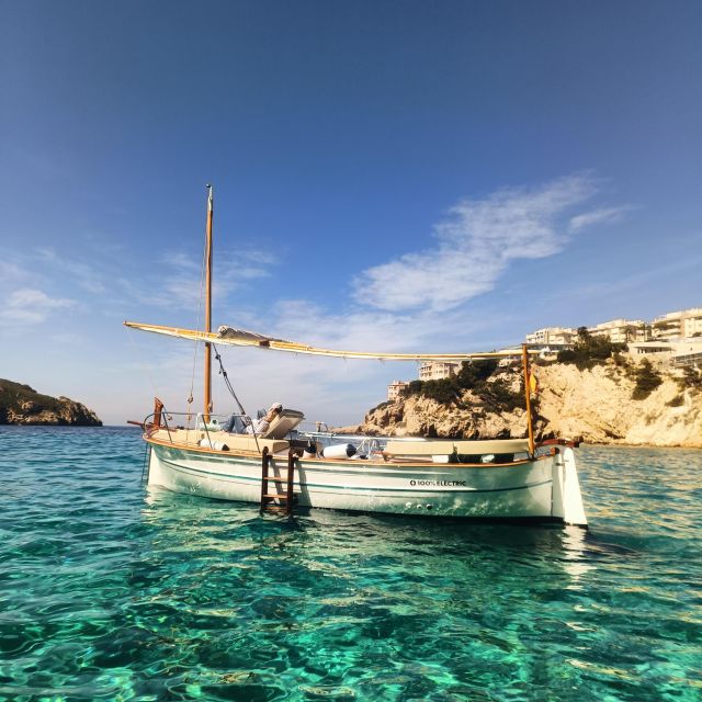 Mallorca: Sailing 100% Electric Boat + Snorkeling + Aperitif - Included Amenities