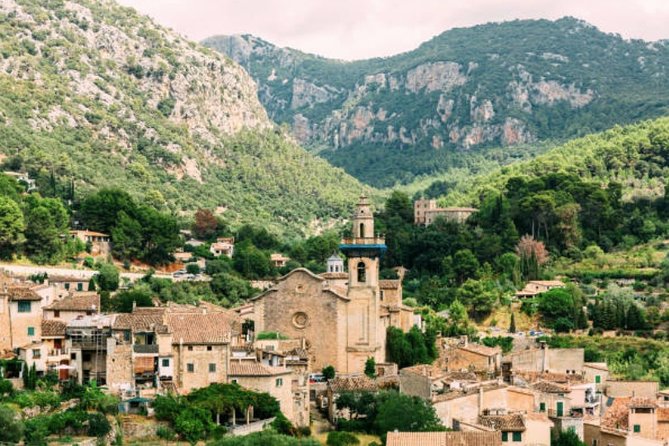 Mallorca Shore Excursion: Exclusive Soller and Valldemosa - Exploring Valldemossa