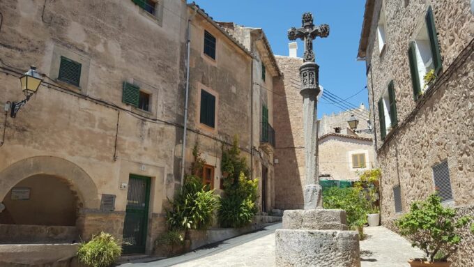 Mallorca: West Coast & Orange Valley Minibus Tour GERMAN GUIDE - Important Details
