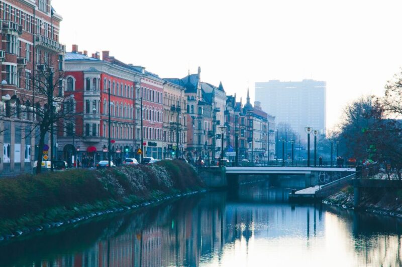 Malmö: Express Walk With a Local in 60 Minutes - Good To Know