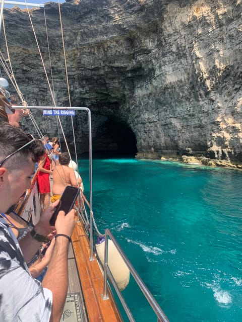Malta: Comino, Blue Lagoon, and Caves Day Trip - Returning to Bugibba