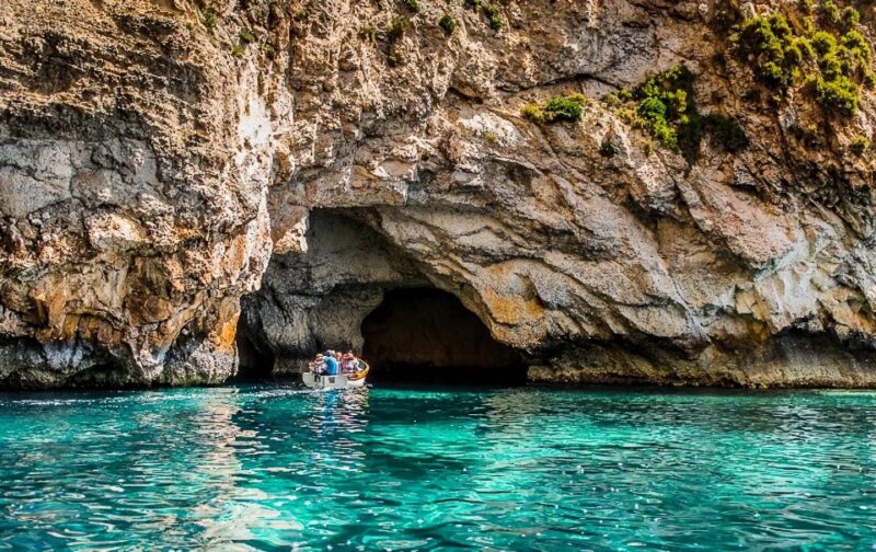 Malta: Prehistoric Temples, Limestone Heritage & Blue Grotto - Tour Guide and Languages