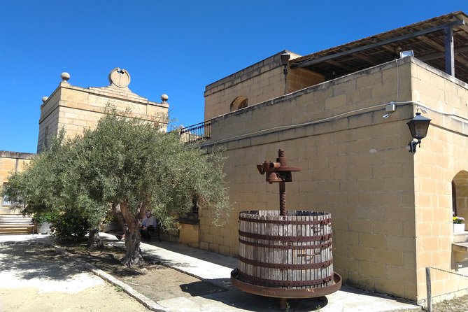 Malta Private Tour: 5hr Mosta Dome, Mdina, Dingli Cliffs & Blue Grotto - Tour Accessibility