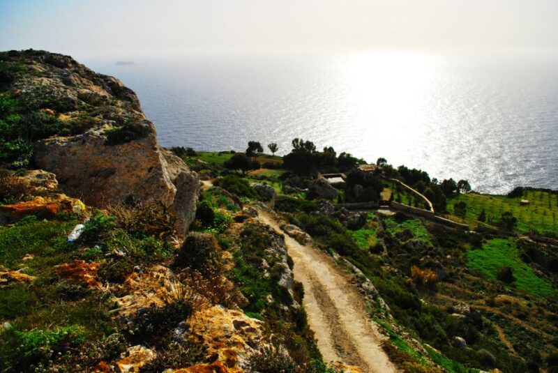 Malta: Scenic Tour by Vintage Bus Including Palazzo Falson - Key Points