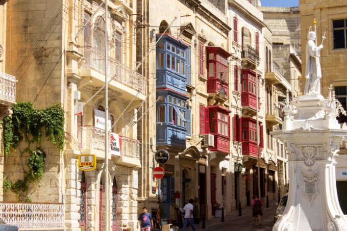Malta: Vintage Bus Ride Through the Three Cities - Meeting Point and Schedule