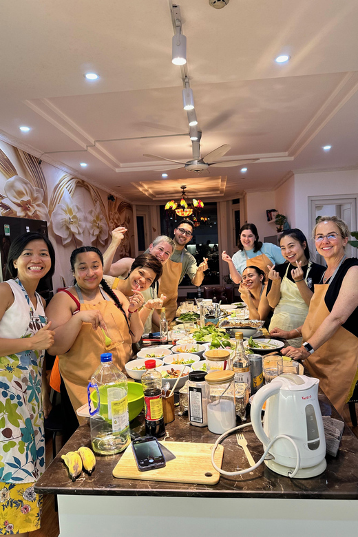 Mama Lans Home Cooking Class With 30+ Years of Experience - Instructor Background