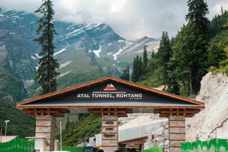 Manali: Atal Tunnel, Sissu & Solang Valley Sightseeing Tour - Transportation and Guide Services