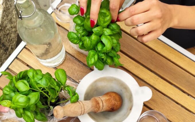 Manarola: Authentic Pesto Making Class in Cinque Terre - Ligurian Culinary Traditions