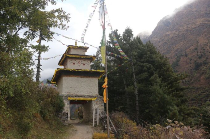 Manaslu Circuit Trek via Barpak & Laprak Village - 19 Days - Terrain and Difficulty