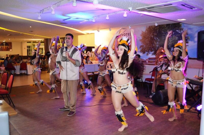 Manaus: Folklore Amazonian Dinner Show - Tour Guide Languages