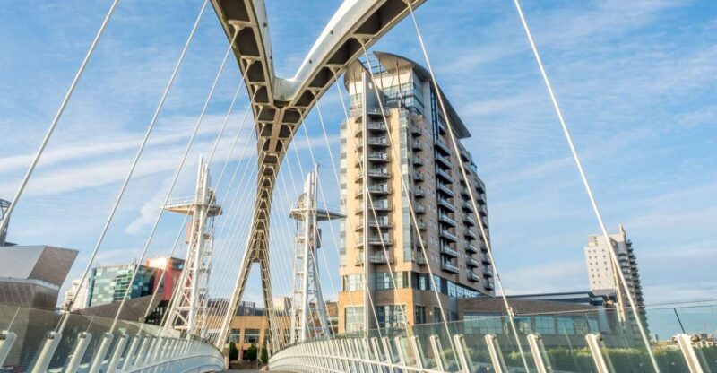 Manchester: Capture the Most Photogenic Spots With a Local - Top Local Tips and Recommendations