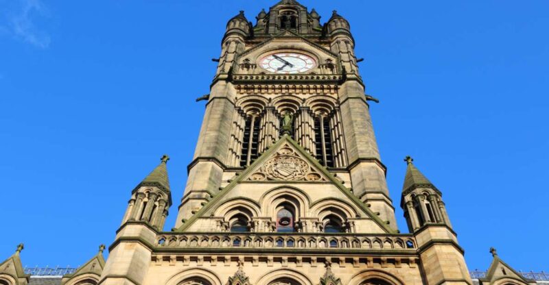 Manchester: First Discovery Walk and Reading Walking Tour - Downloading the Mobile App