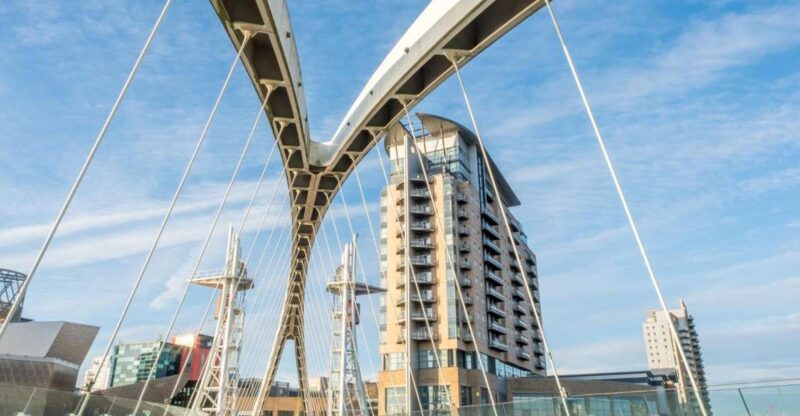 Manchester: Insta-Perfect Walk With a Local - Capturing Perfect Social Media Content