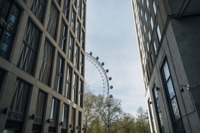 Manchester: Private Exclusive History Tour With Local Expert - Historic Landmarks