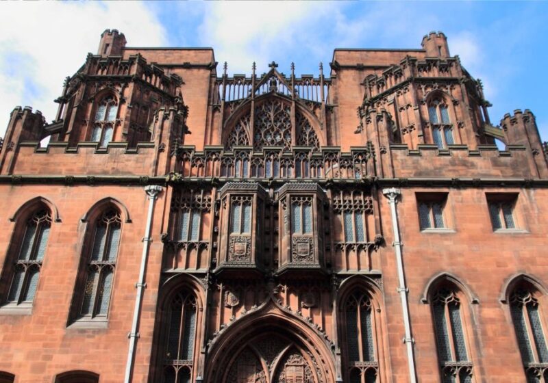 Manchester Scavenger Hunt and Sights Self-Guided Tour - Completing Photo Challenges