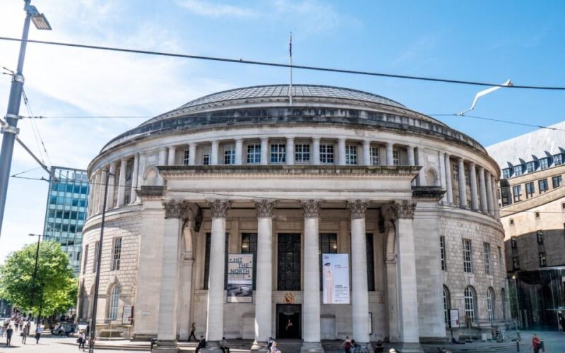 Manchester: Self-Guided City Walk & Inmersive Treasure Hunt - Unlocking the Secret Trail
