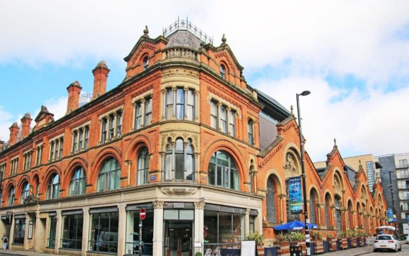 Manchester: Self-Guided City Walk & Inmersive Treasure Hunt - Earning Points and Leaderboard