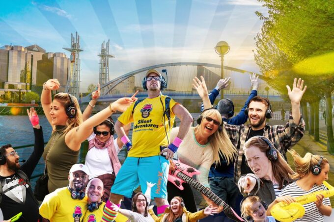 Manchester: Silent Disco Adventure Tour - Singing and Dancing