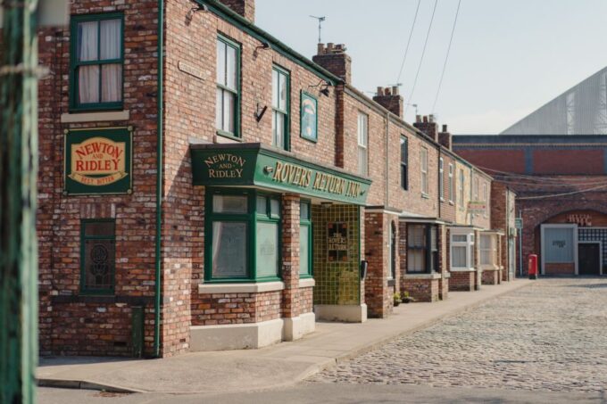 Manchester: The Coronation Street Experience - Walking in Footsteps