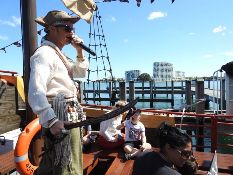 Mandurah Pirate Cruise - Cruise Experience and Activities