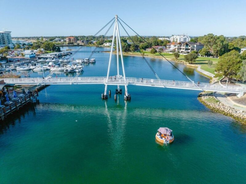 Mandurah: Self-Drive BBQ Boat Hire - Provided Cooking and Music Equipment