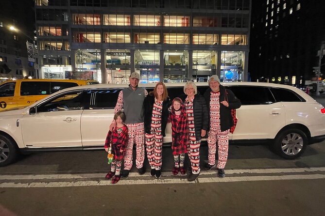 Manhattan and Dyker Heights Christmas Lights Tour by Limousine - Inclusions and Amenities