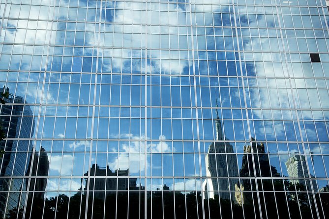 Manhattan Architecture Photography Tour - Tour Capacity and Accessibility
