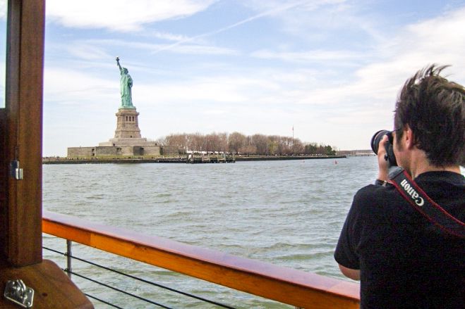 Manhattan: Statue and Skyline Cruise Aboard a Luxury Yacht - Customer Reviews and Ratings